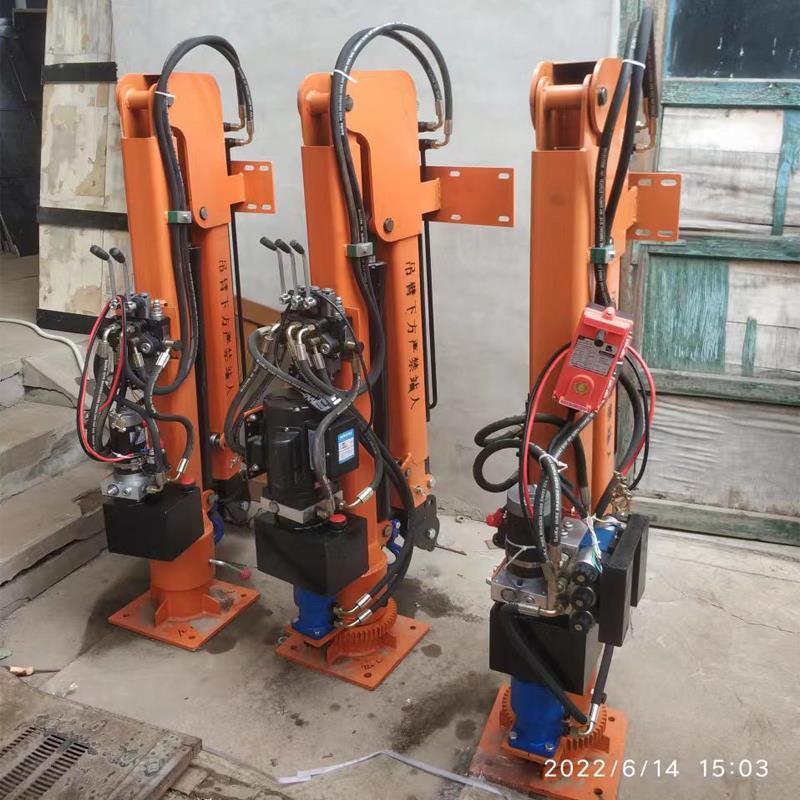 内丘县重汽蓝牌随车吊 3.2吨 国六动力强 液压驱动 农用自卸起重机